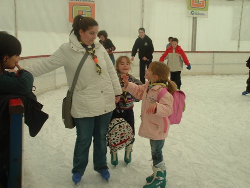 Castores y Lobatos patinando sobre hielo - 18 febrero 2006 - Foto 12