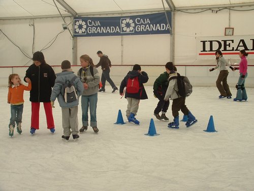 Castores y Lobatos patinando sobre hielo - 18 febrero 2006 - Foto 20