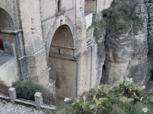 Descubierta en Ronda - Foto 17