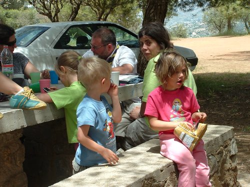 Comida entre amigos y reunin en el Llano de la Perdiz el 28 de febrero de 2006 - Foto 24