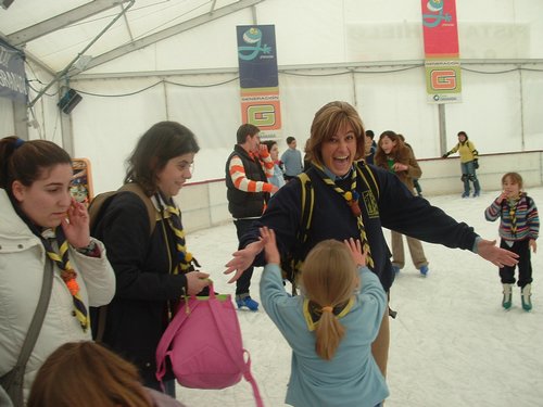 Castores y Lobatos patinando sobre hielo - 18 febrero 2006 - Foto 30