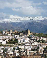 El Albaicín, la Alhambra y detrás Sierra Nevada