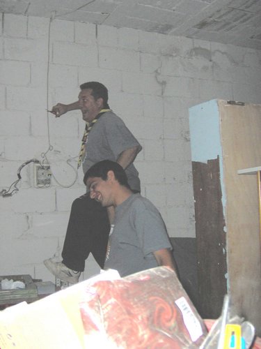 Distintos momentos de trabajos en el nuevo local - Foto 81